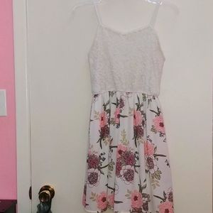 URBAN PLANET White Flower Dress